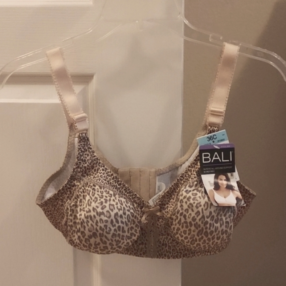 Bali Superb All-around Support Wirefree Bra 36C. NWT